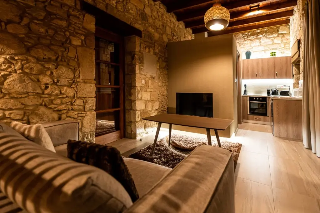 Стени: Harma Traditional Boutique Suites