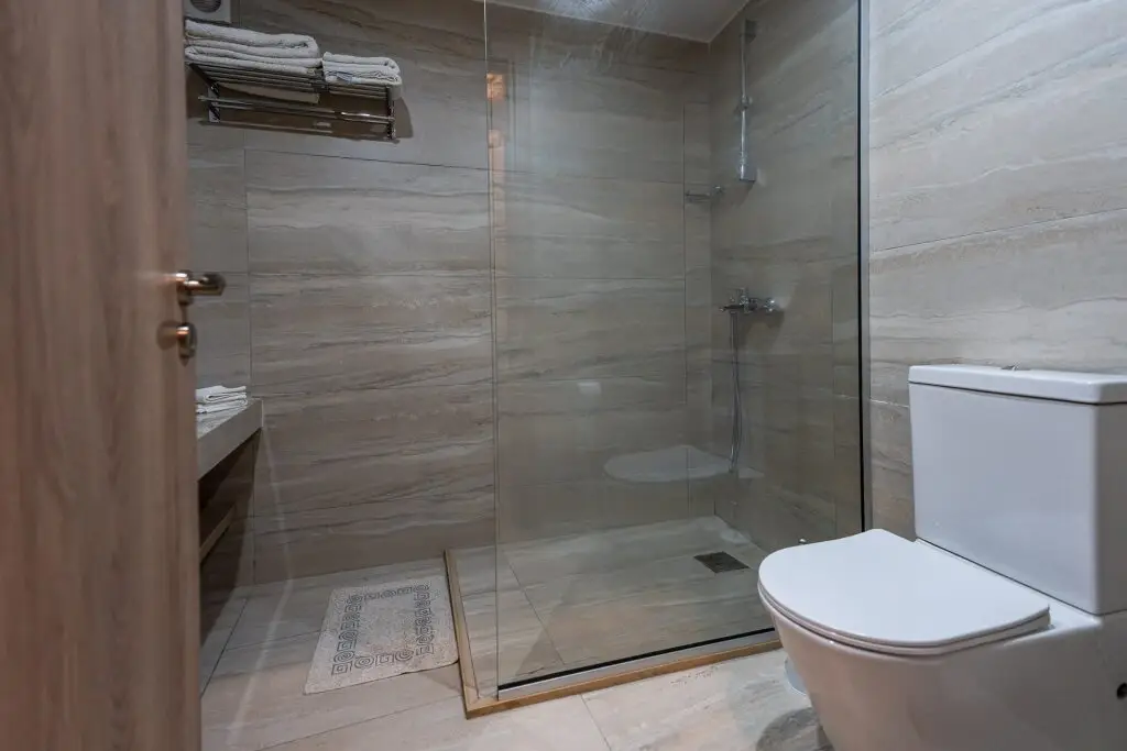 Стени: Harma Traditional Boutique Suites