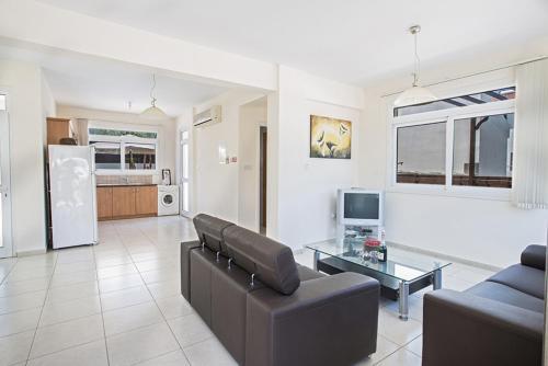 Протарас: Beautiful 5 Star Holiday Villa in a Prime Location in Protaras, Book Early To Secure Your Dates, Protaras Villa 1257