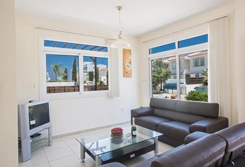 Протарас: Beautiful 5 Star Holiday Villa in a Prime Location in Protaras, Book Early To Secure Your Dates, Protaras Villa 1257