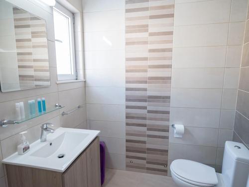 Протарас: Beautiful 5 Star Holiday Villa in a Prime Location in Protaras, Book Early To Secure Your Dates, Protaras Villa 1250