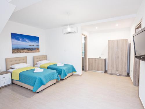 Протарас: Beautiful 5 Star Holiday Villa in a Prime Location in Protaras, Book Early To Secure Your Dates, Protaras Villa 1250