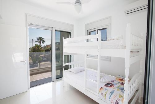 Протарас: Beautiful 5 Star Holiday Villa in a Prime Location in Protaras, Book Early To Secure Your Dates, Protaras Villa 1230