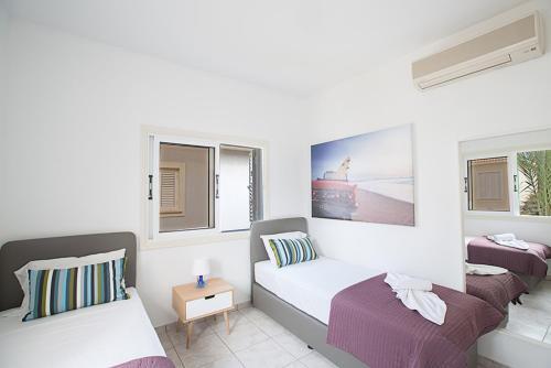 Протарас: Beautiful 5 Star Holiday Villa in a Prime Location in Protaras, Book Early To Secure Your Dates, Protaras Villa 1266