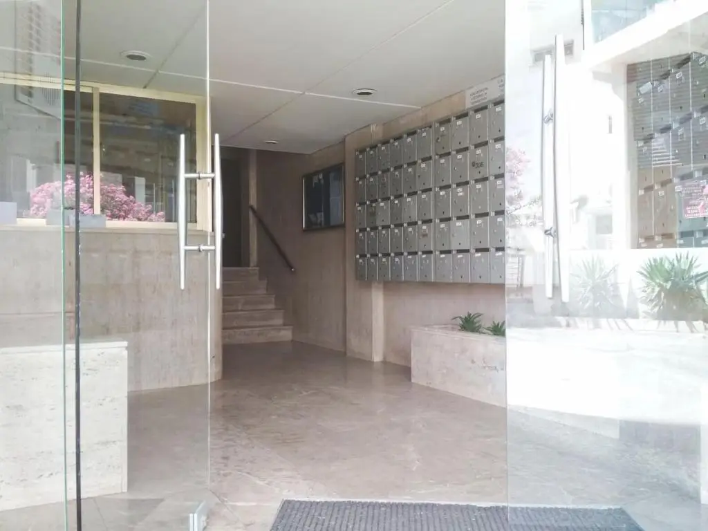 Ларнака: Luxury Penthouse 1BR-Seafront-Seasonal Pool-Central