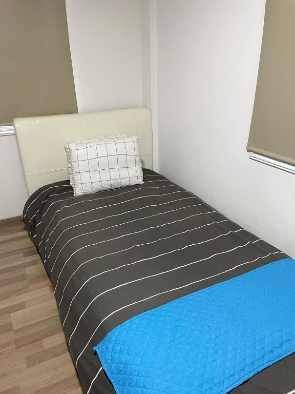 Перволия: Demetris apartment