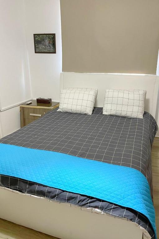 Перволия: Demetris apartment
