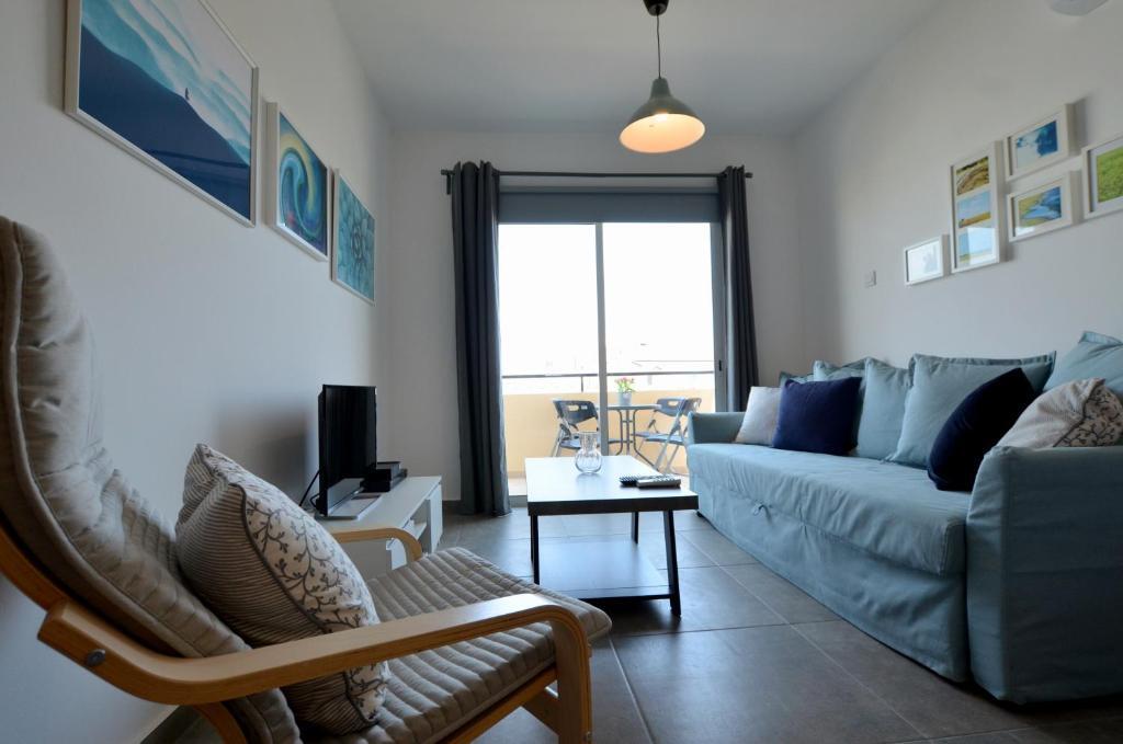 Ларнака: BLU Mackenzie 1 Bdr Flat with Pool
