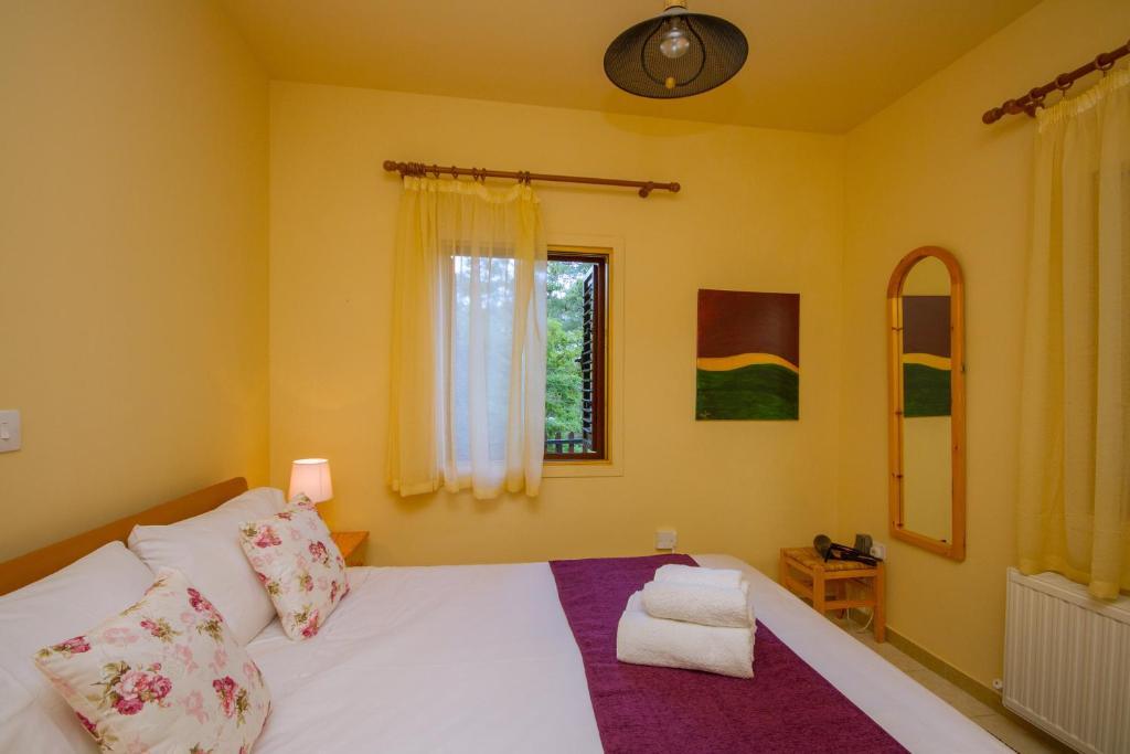Persephone Cottage by AgroHolidays — фото 1