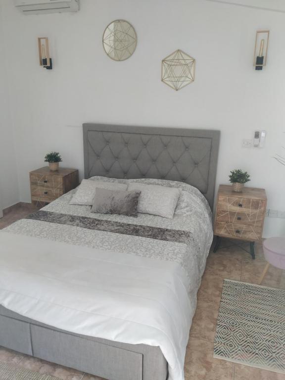 Хлорака: Melanos Residence 2 bdrm townhouse with private pool