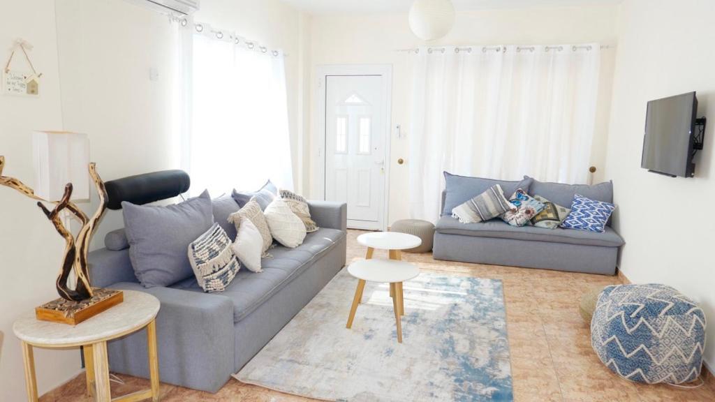 Хлорака: Melanos Residence 2 bdrm townhouse with private pool