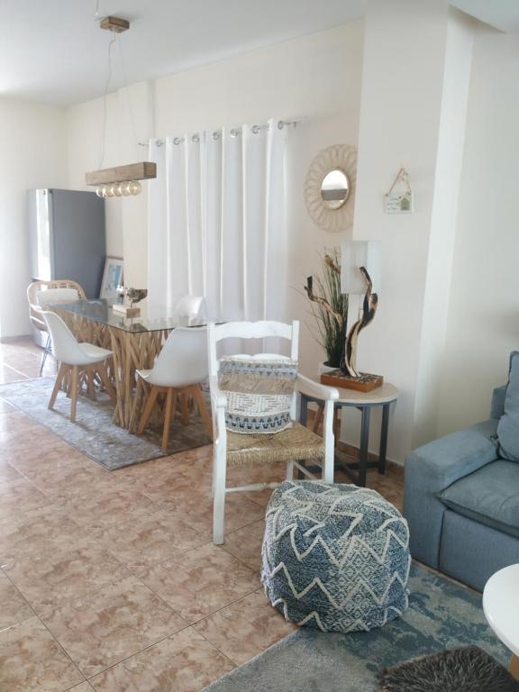 Хлорака: Melanos Residence 2 bdrm townhouse with private pool