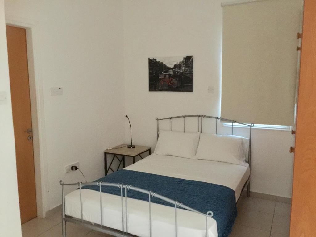 Пафос: Davi's Studio Apartment