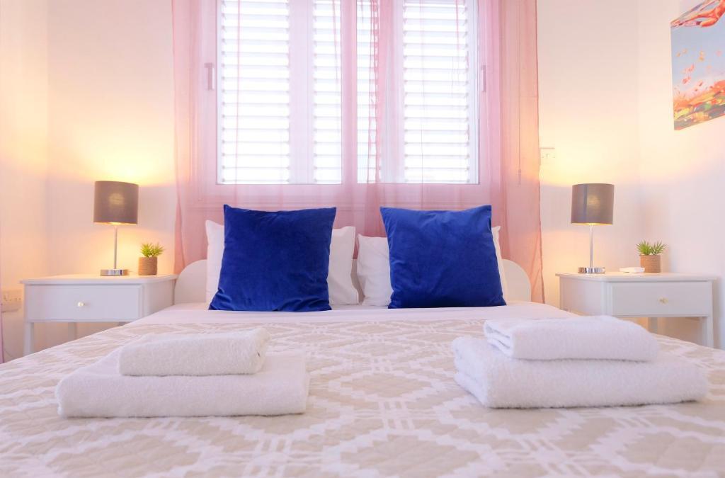 Айя-Напа: Nissini Blanco, 3 bedroom villa with private pool, 5 min to the beach