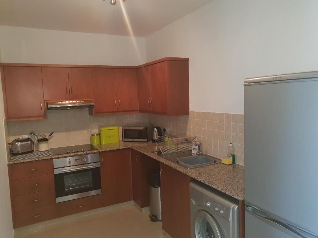 Пейя: Stunning apartment C106 with balcony looking over pool