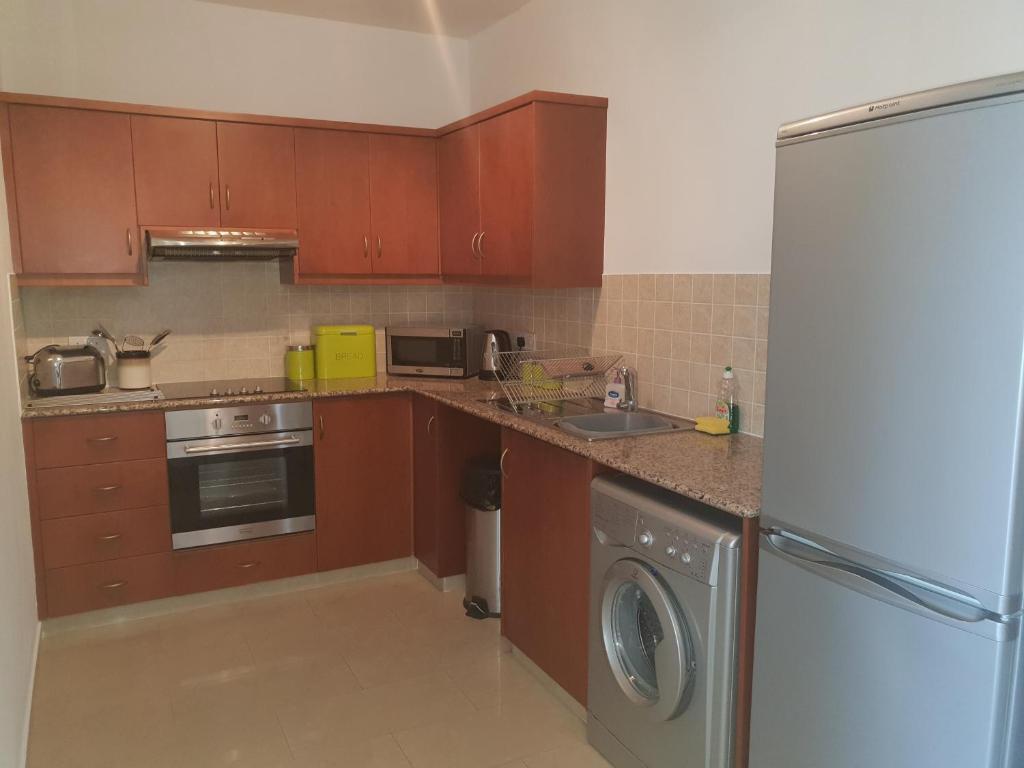 Пейя: Stunning apartment C106 with balcony looking over pool