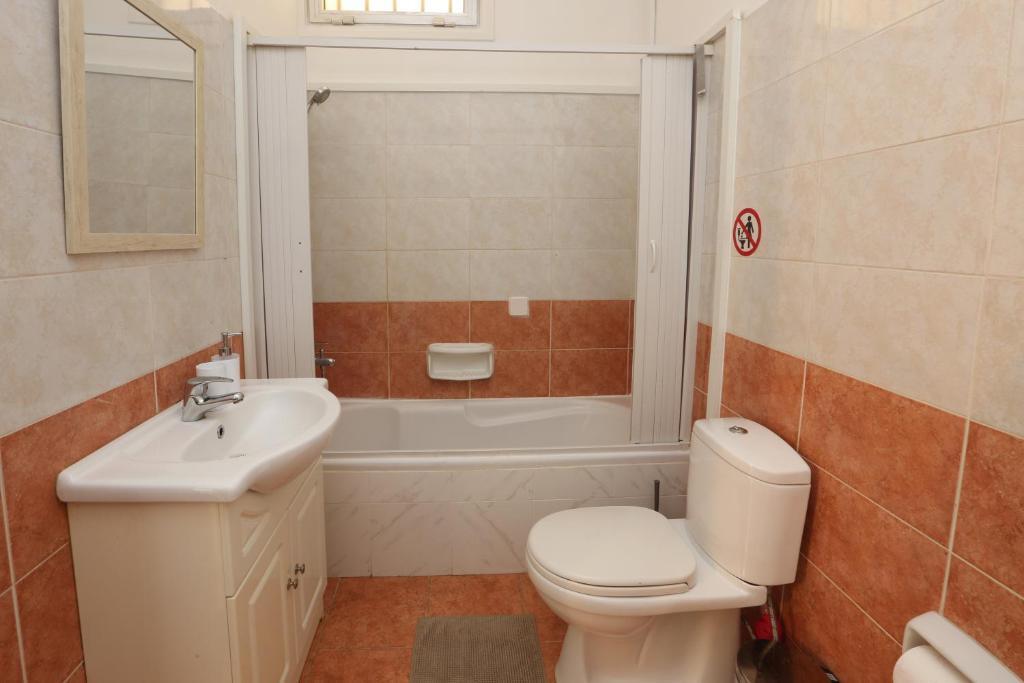 Ларнака: Cozy Holiday Apartment In Larnaca Near Foinikoudes