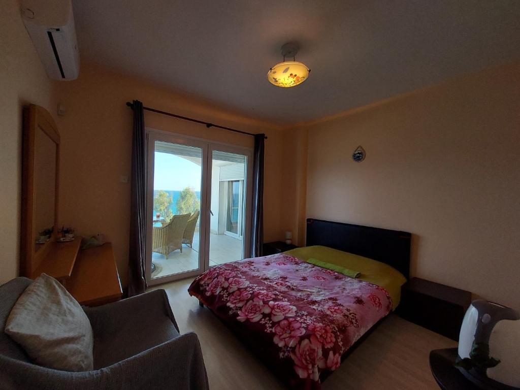 Гермасойя: Galatex Beachfront 1st line sea view suites - best location peaceful green place