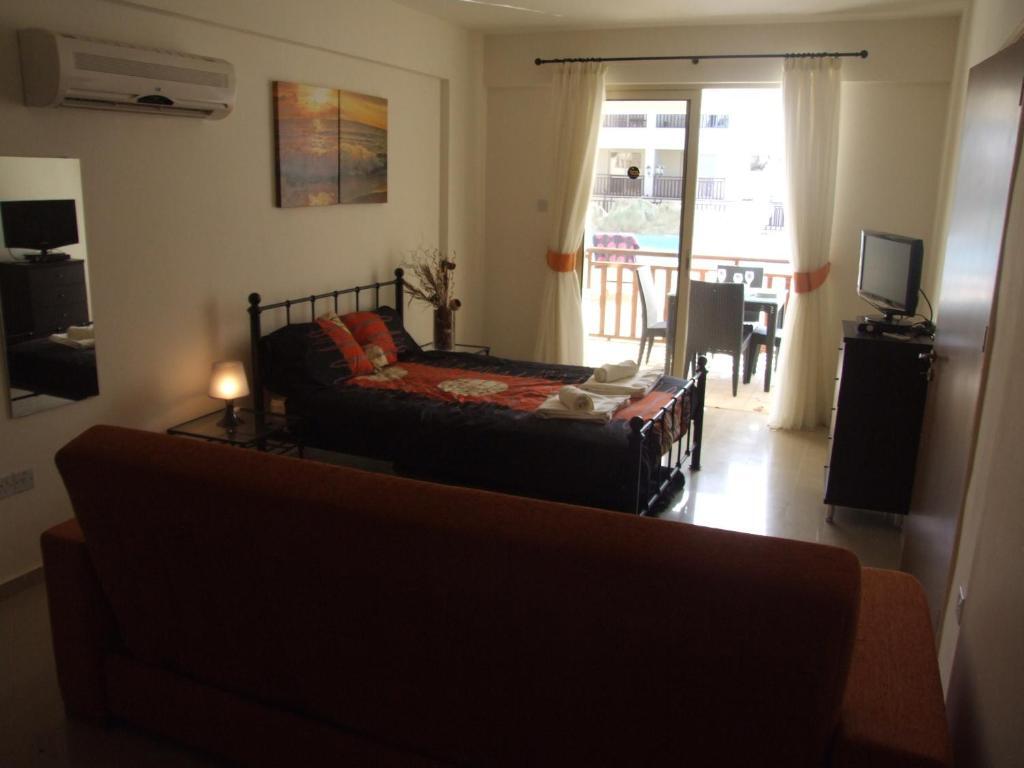 Пейя: Studio with shower room E3, full kitchen, poolside, FREE WIFI