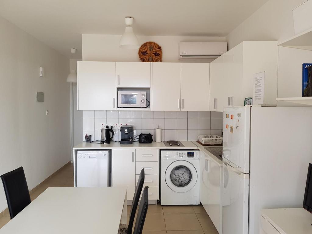 Пафос: Ariadne Apt 103 -300m From Lighthouse Beach (Adults Only)