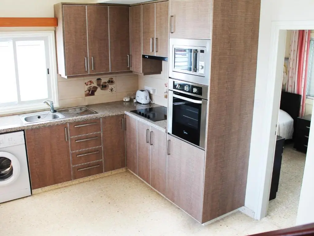Перволия: Panorama Beach House, 5 meters to the sea