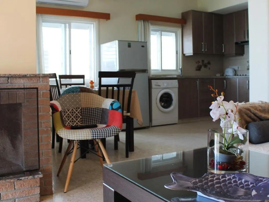 Перволия: Panorama Beach House, 5 meters to the sea