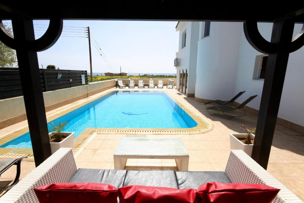 Айя-Напа: Beach Villa Sea View, XXL Pool, 4 Bedroom