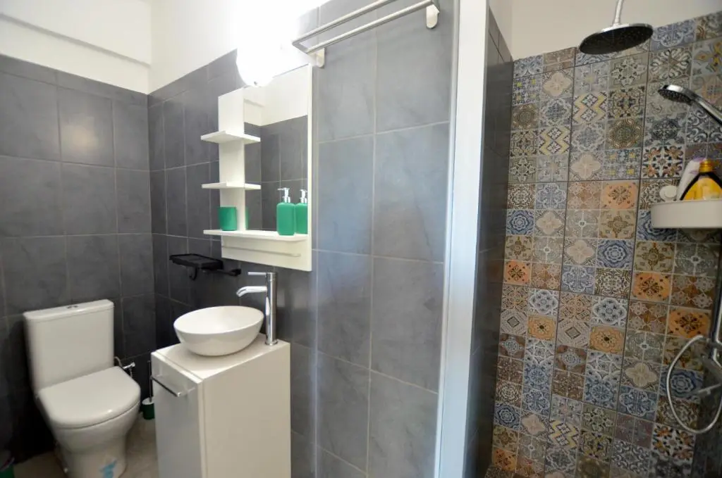 Ларнака: Kave Blue Mackenzie 1 Bdr Flat with Pool