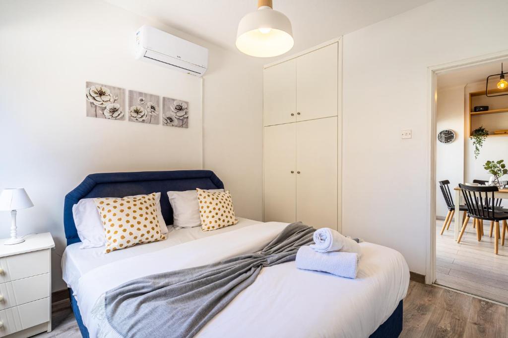 Ларнака: Rustic 1-BR Apt in Mackenzie-Larnaca