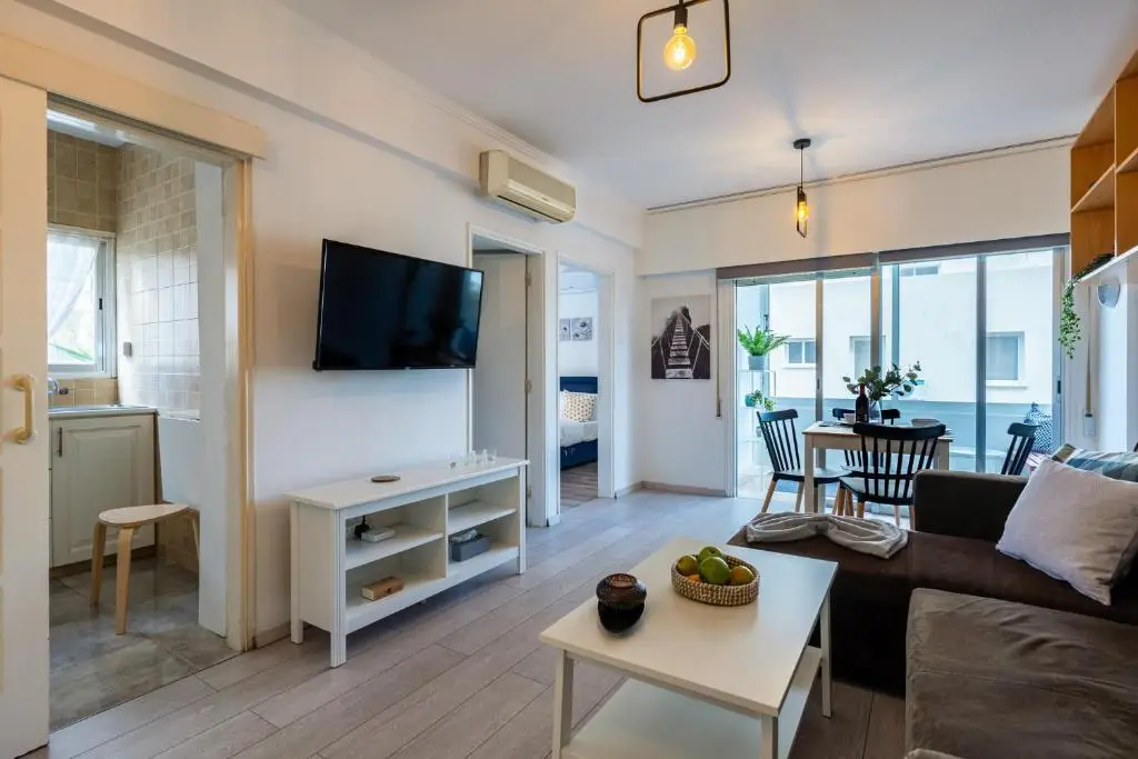 Ларнака: Rustic 1-BR Apt in Mackenzie-Larnaca