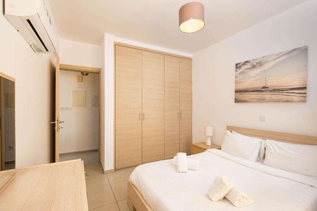 Ларнака: Lazuli City Center Ap 42 (Adults Only)
