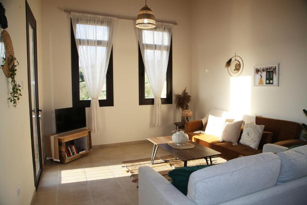 Аламинос: Artista Roustik Apartment