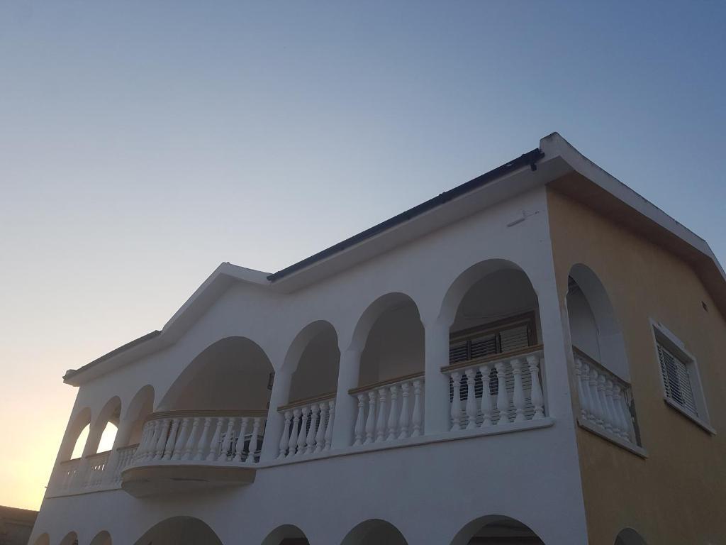 SALAMIS HOUSE and FLAT LETS — фото 1