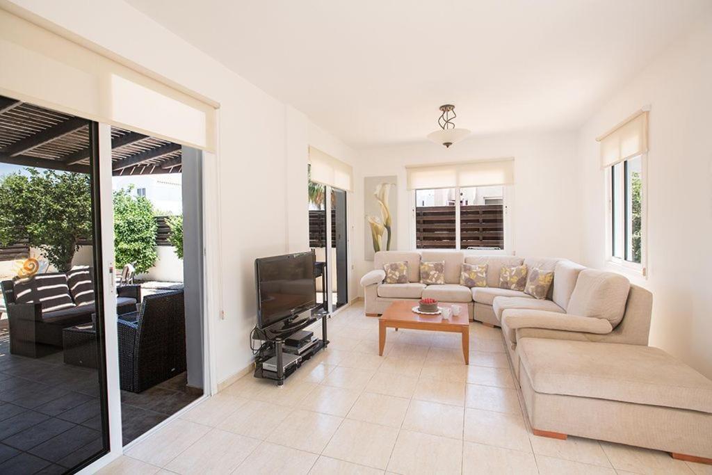 Протарас: Villa Protaras Eos Modern 3BDR Protaras Villa with Pool Short Walk to all beachresort centre