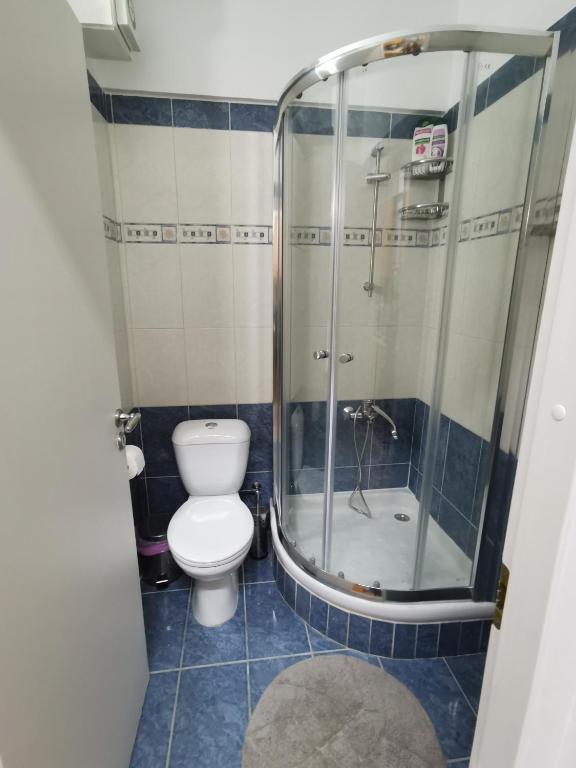 Гермасойя: Flat111-Adults Only