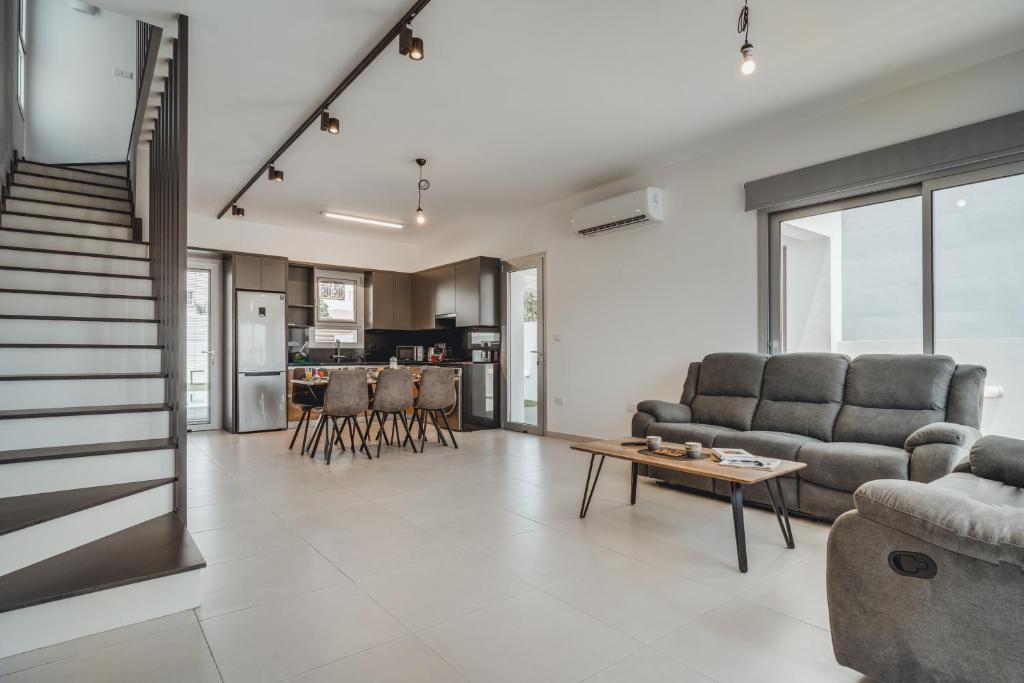 Айя-Напа: Modern 3 bedroom villa near Nissi Beach!
