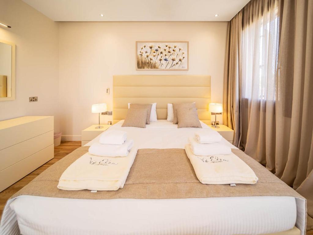 Куклия: Villa Elea, New Deluxe Golf Villa at Aphrodite Hills - 6 Bedrooms, 7 Bathrooms