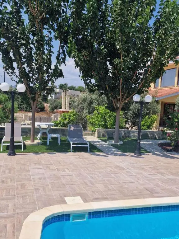 Масотос: Studio in Captains House with a Pool (Adults Only)