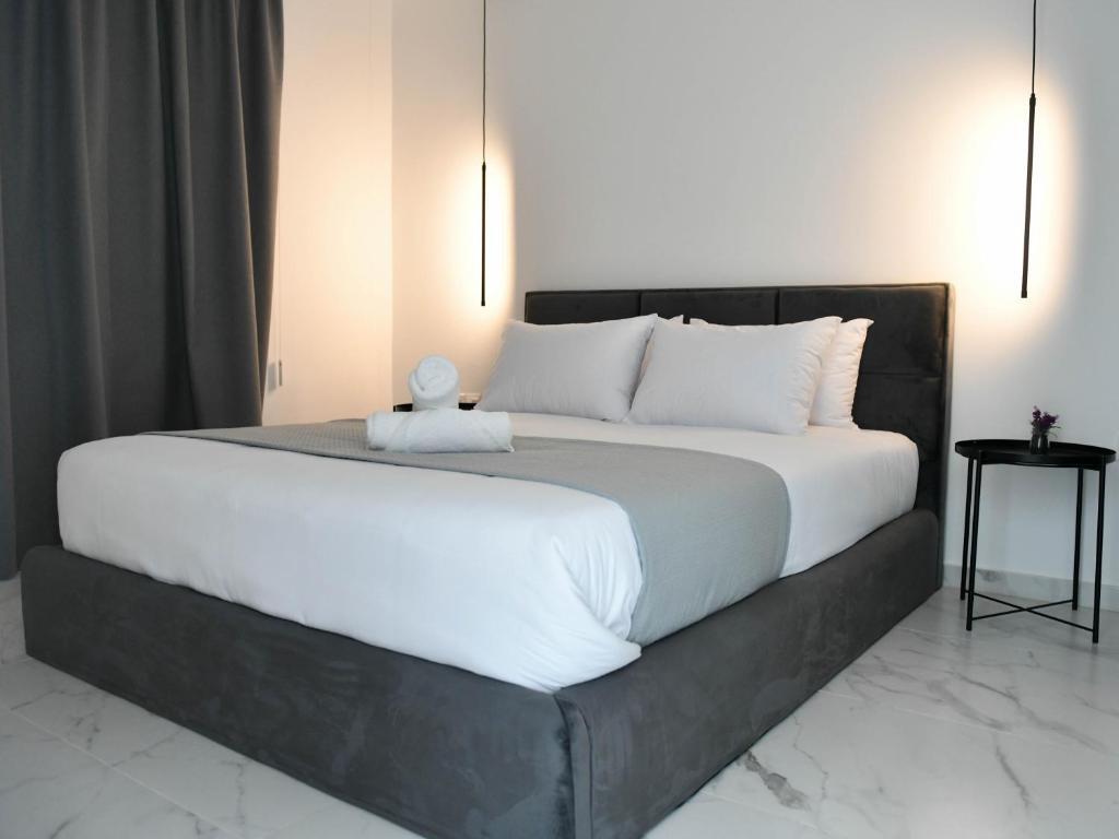 Пафос: The Room, Suite 15, Leda Gardens