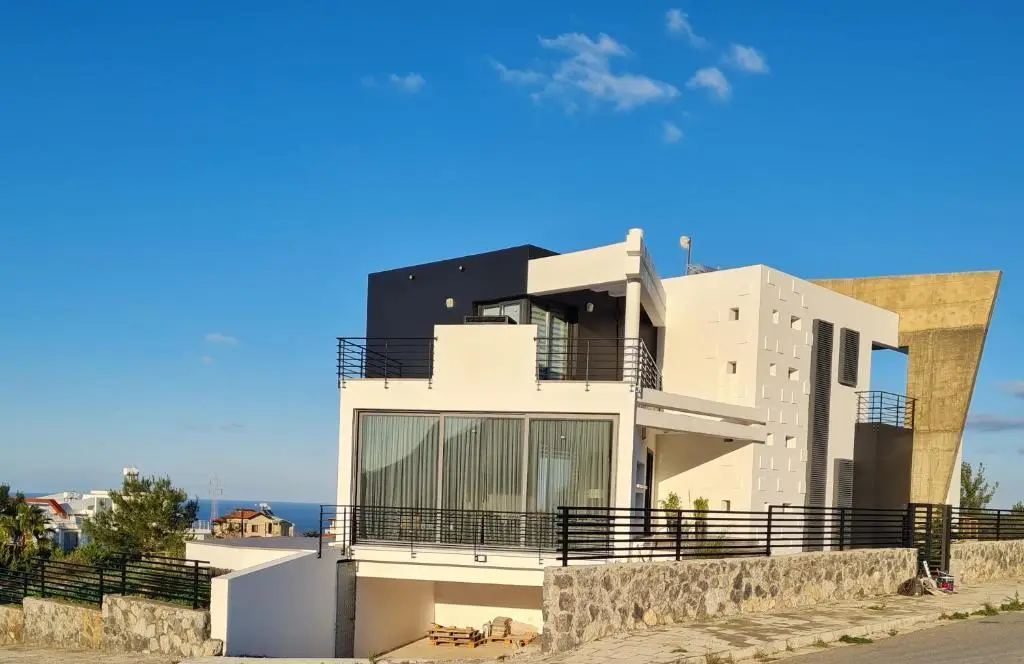 Superior Villa Between the Mountain and the Sea 4+1 — фото 1