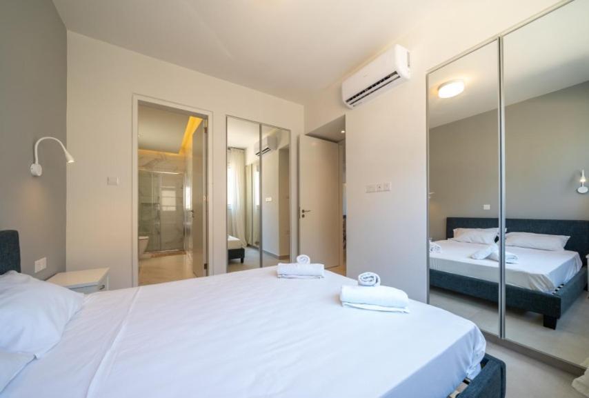 Паралимни: Mythicals Ground floor with garden 2 bed apartment