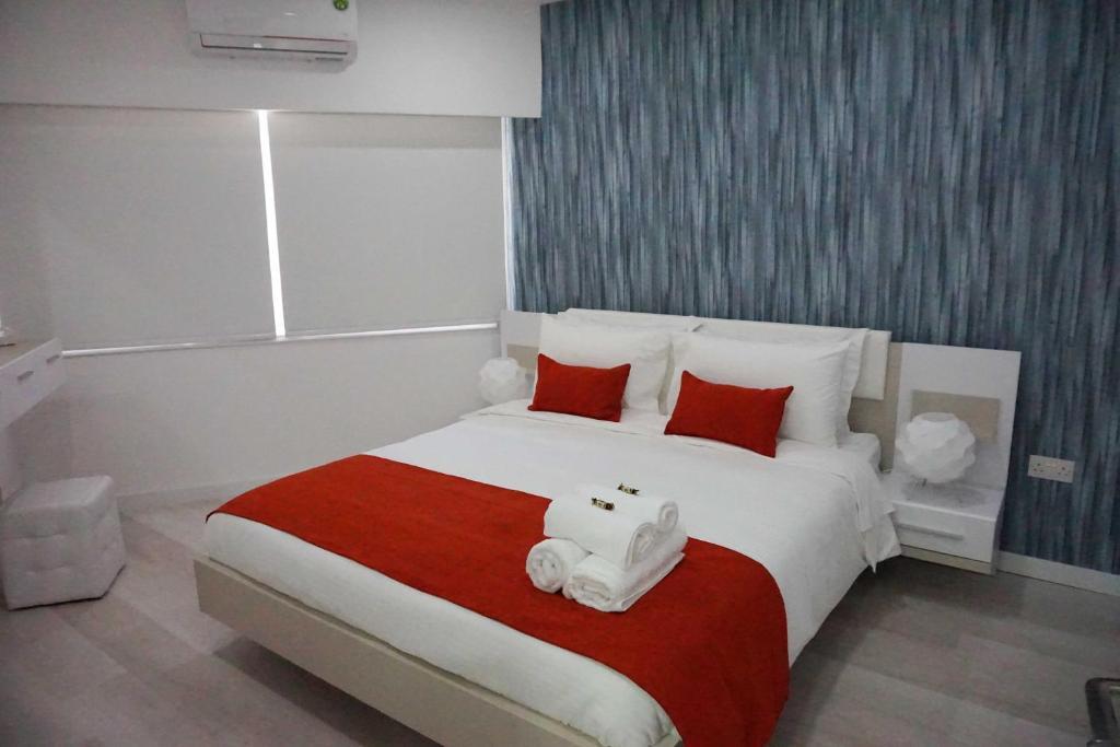 Ларнака: Lazuli Beach & Pool Apartment 501