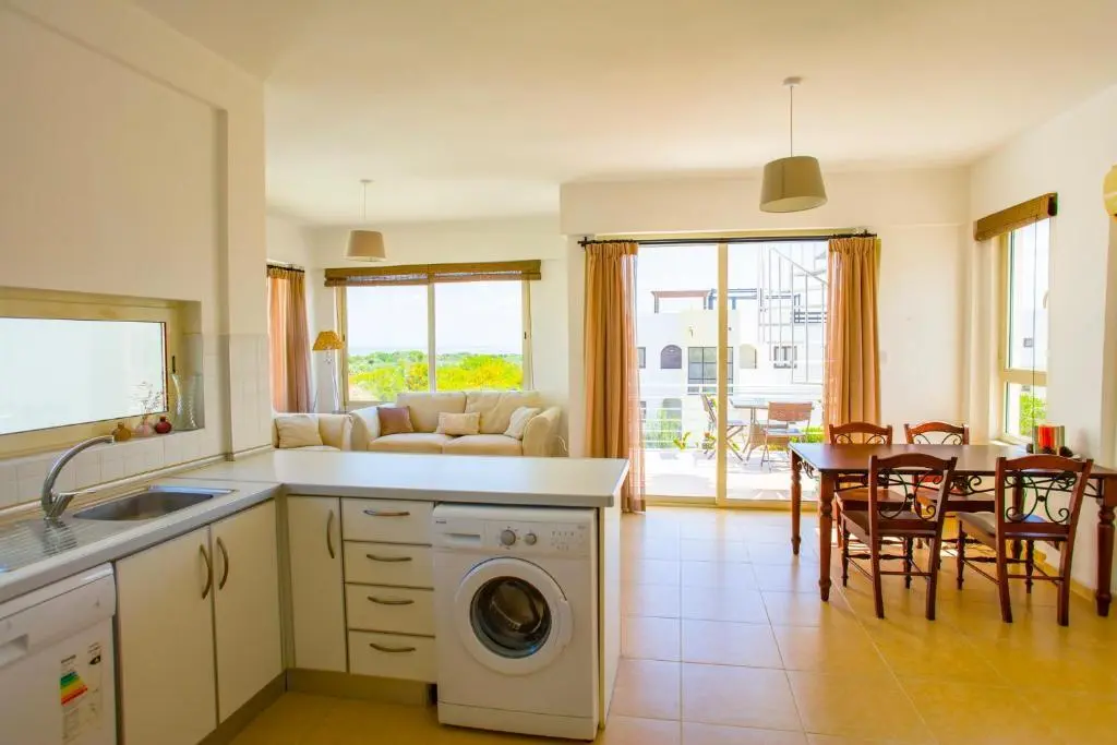 Теркедилмис: Apartment - penthouse 200 meters from the beach