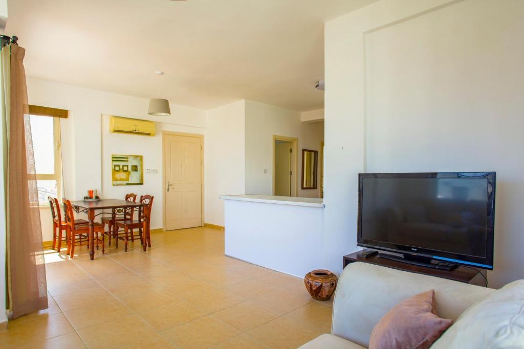 Теркедилмис: Apartment - penthouse 200 meters from the beach