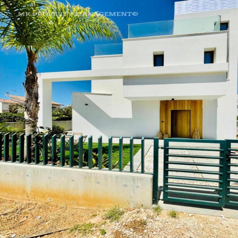 By the Beach Villa 7 — фото 1