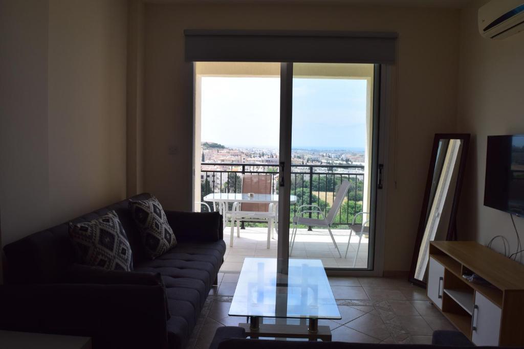 Хлорака: Eden Heights Sea View Apartment 502 - By IMH Travel & Tours