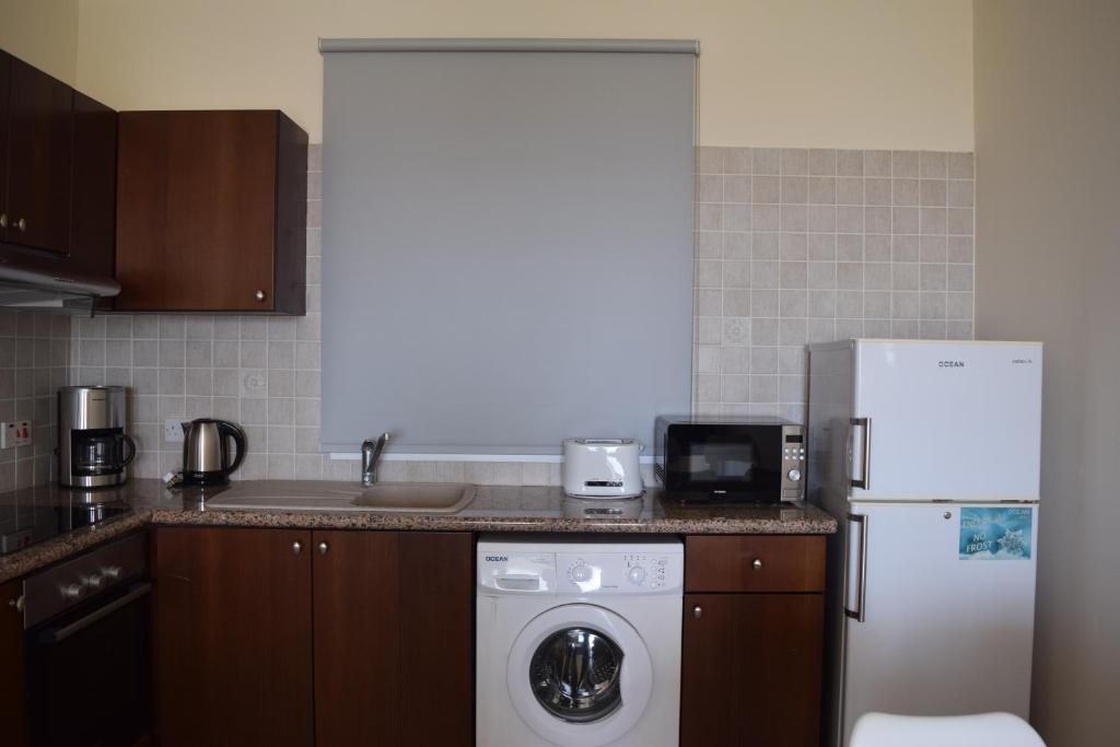 Хлорака: Eden Heights Sea View Apartment 502 - By IMH Travel & Tours