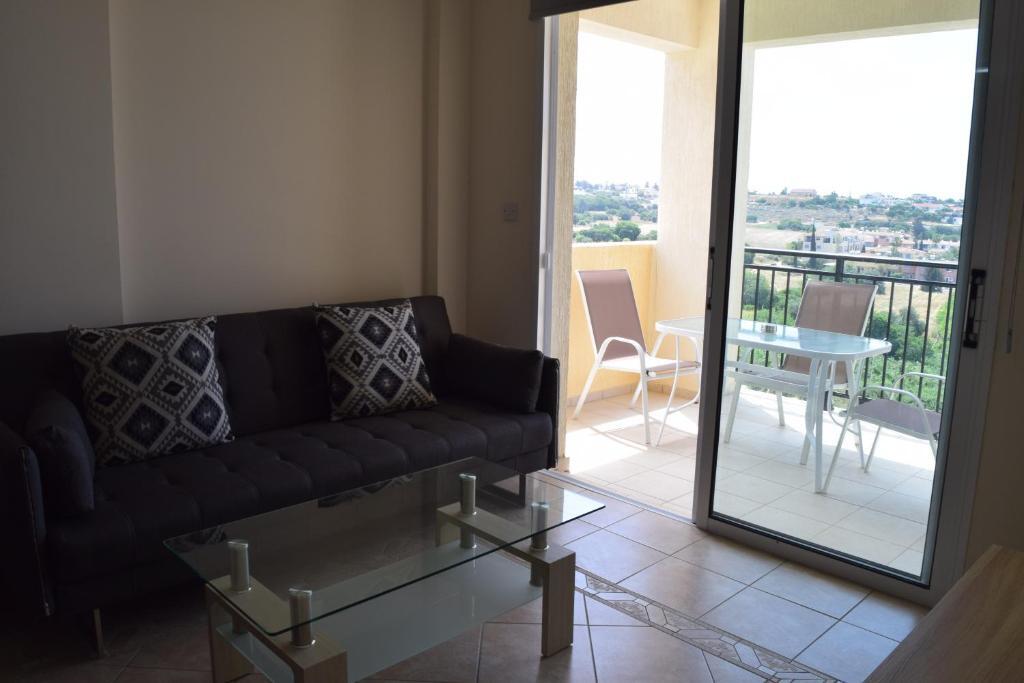 Хлорака: Eden Heights Sea View Apartment 502 - By IMH Travel & Tours