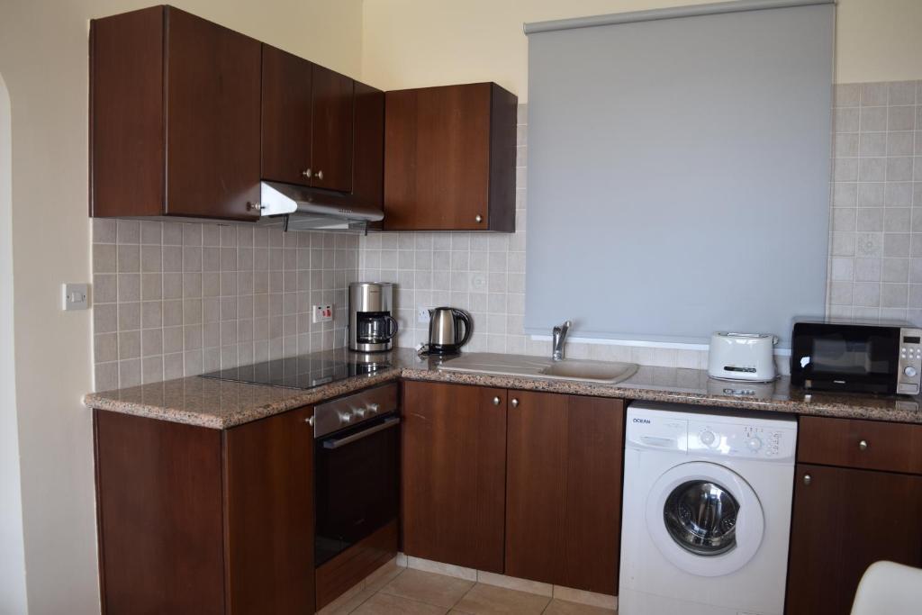 Хлорака: Eden Heights Sea View Apartment 502 - By IMH Travel & Tours