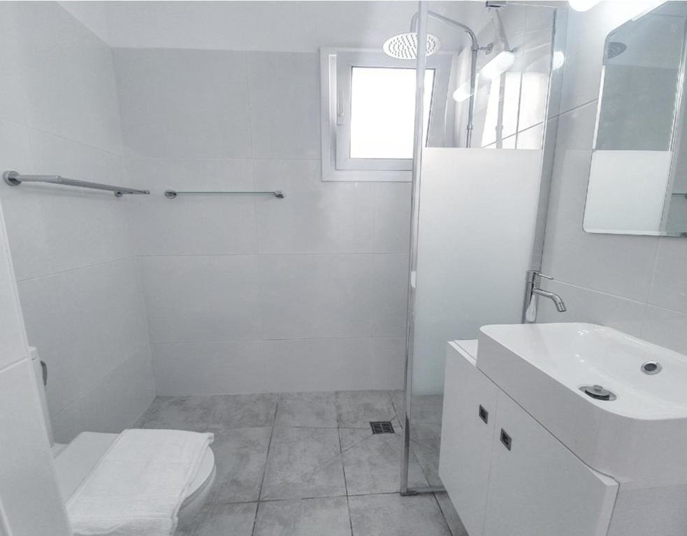 Пафос: Secondhome102